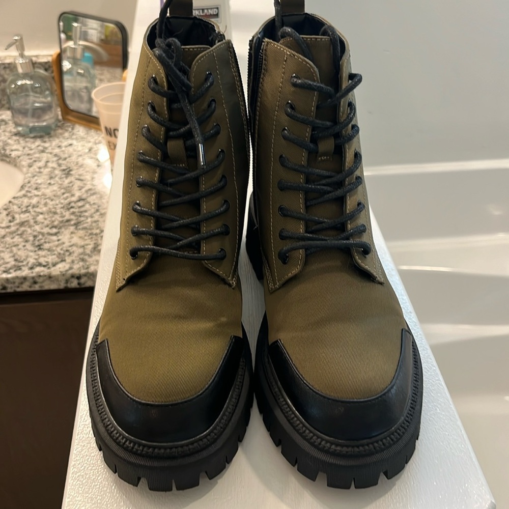 Shushop green and black boots. Worn once